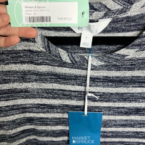 Market & Spruce Juuna Hi Lo Knit Top in Navy - Picture 3 of 5